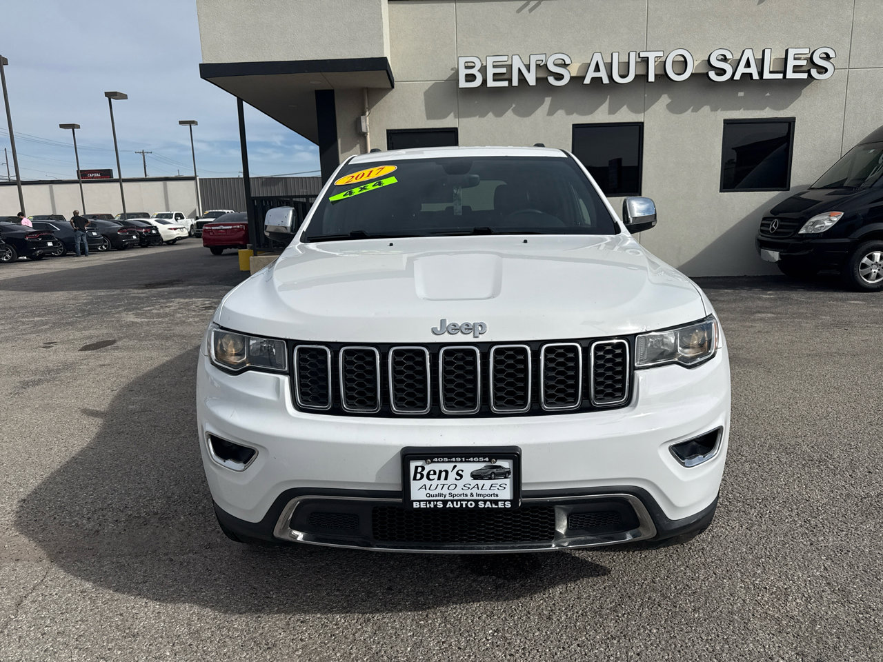 Used 2017 Jeep Grand Cherokee Limited image 3