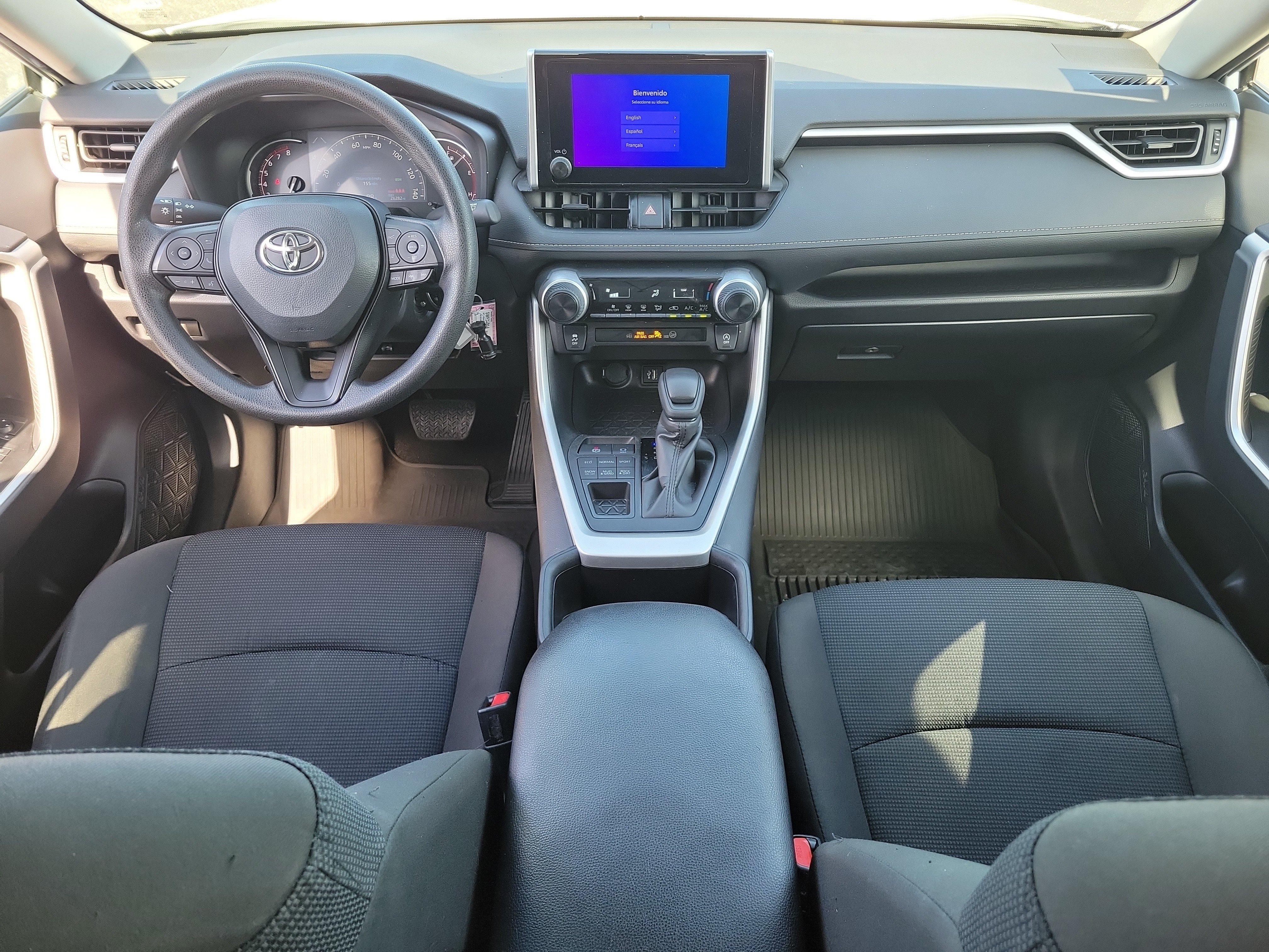 Used 2025 Toyota RAV4 LE AWD/4WD image 15