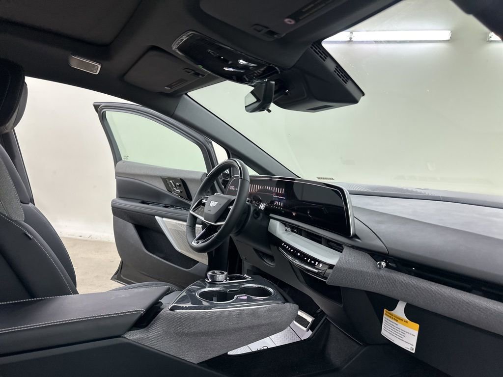 New 2026 Cadillac Optiq Luxury 1 image 16