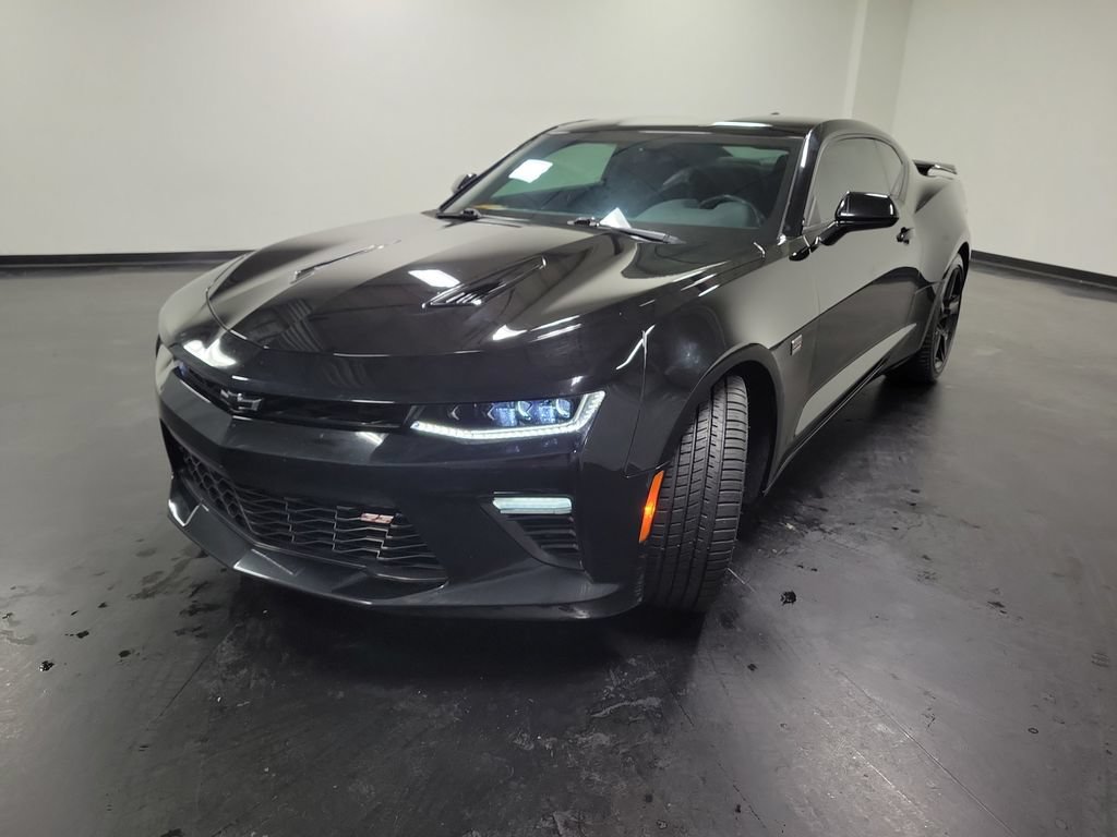 Used 2018 Chevrolet Camaro SS RWD image 5