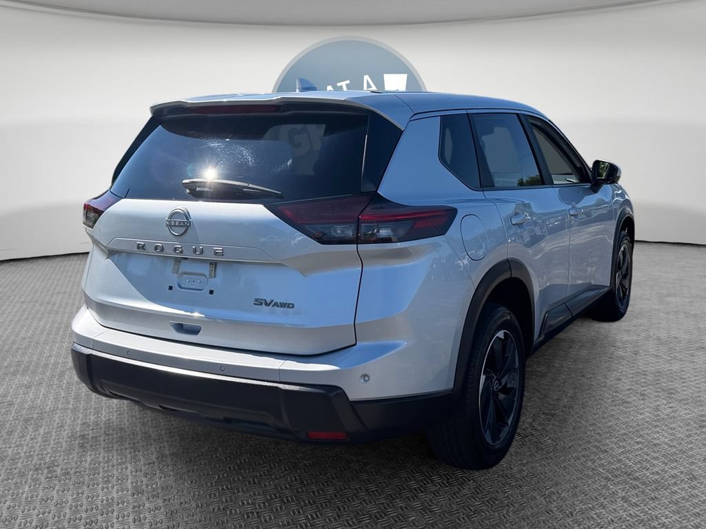 Used 2024 Nissan Rogue SV AWD/4WD image 3