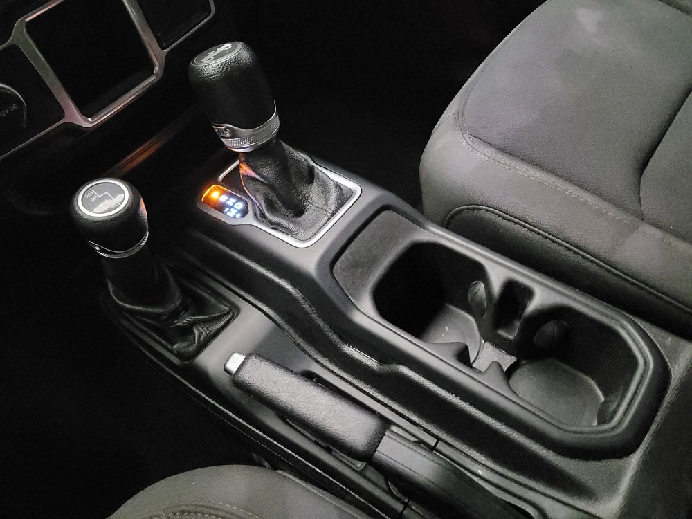 Used 2018 Jeep Wrangler Sport AWD/4WD image 26