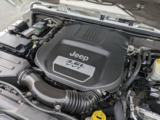 Used 2013 Jeep Wrangler Unlimited Sahara w/ Dual Top Group image 27