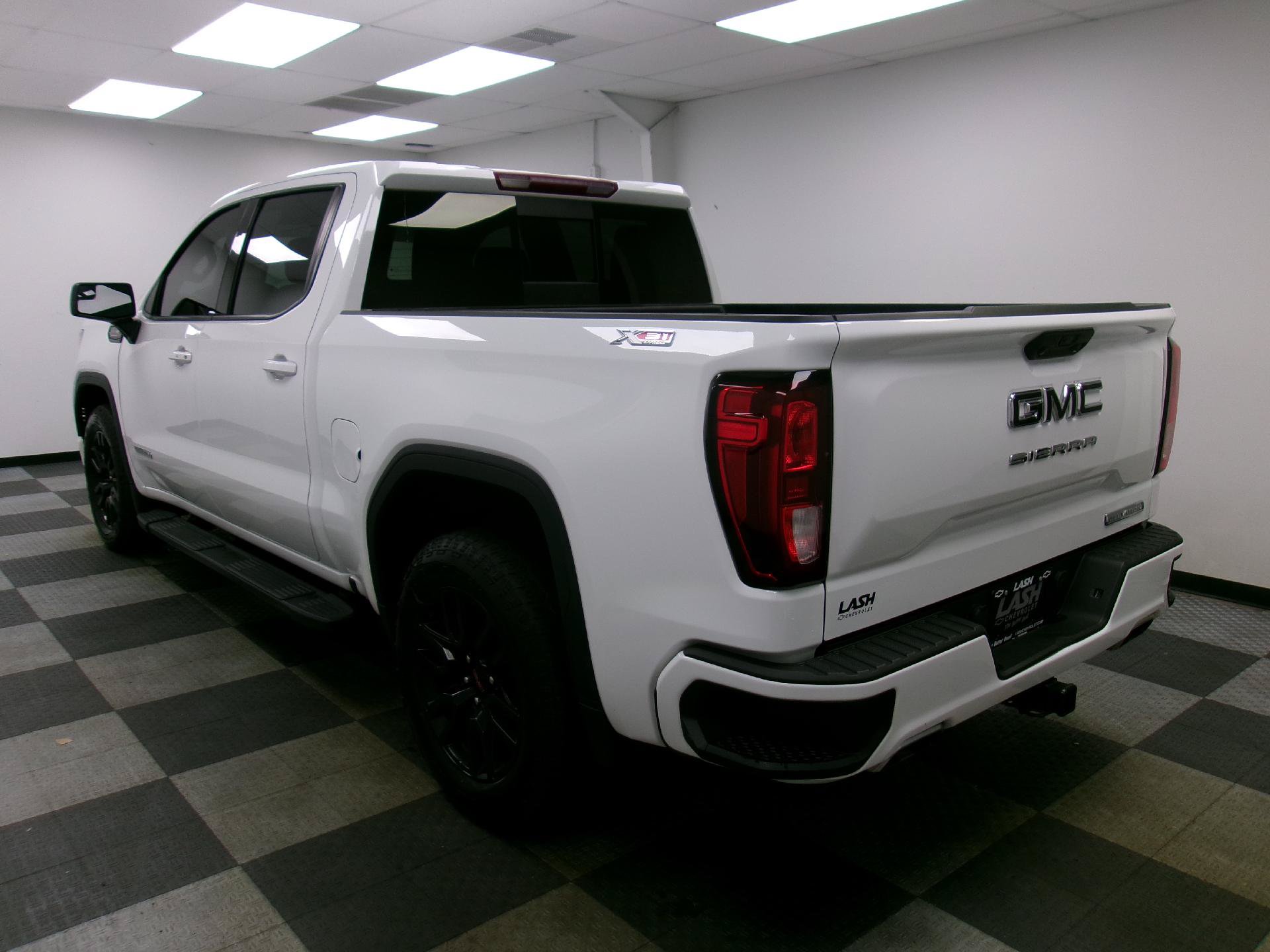 Used 2023 GMC Sierra 1500 Elevation w/ Preferred Package AWD/4WD image 2
