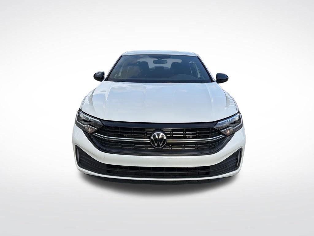 Used 2023 Volkswagen Jetta Sport image 3