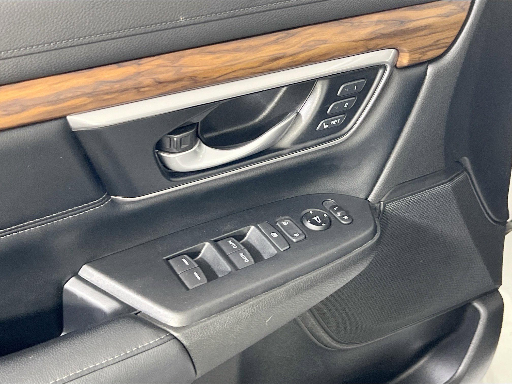 Used 2022 Honda CR-V EX-L image 17