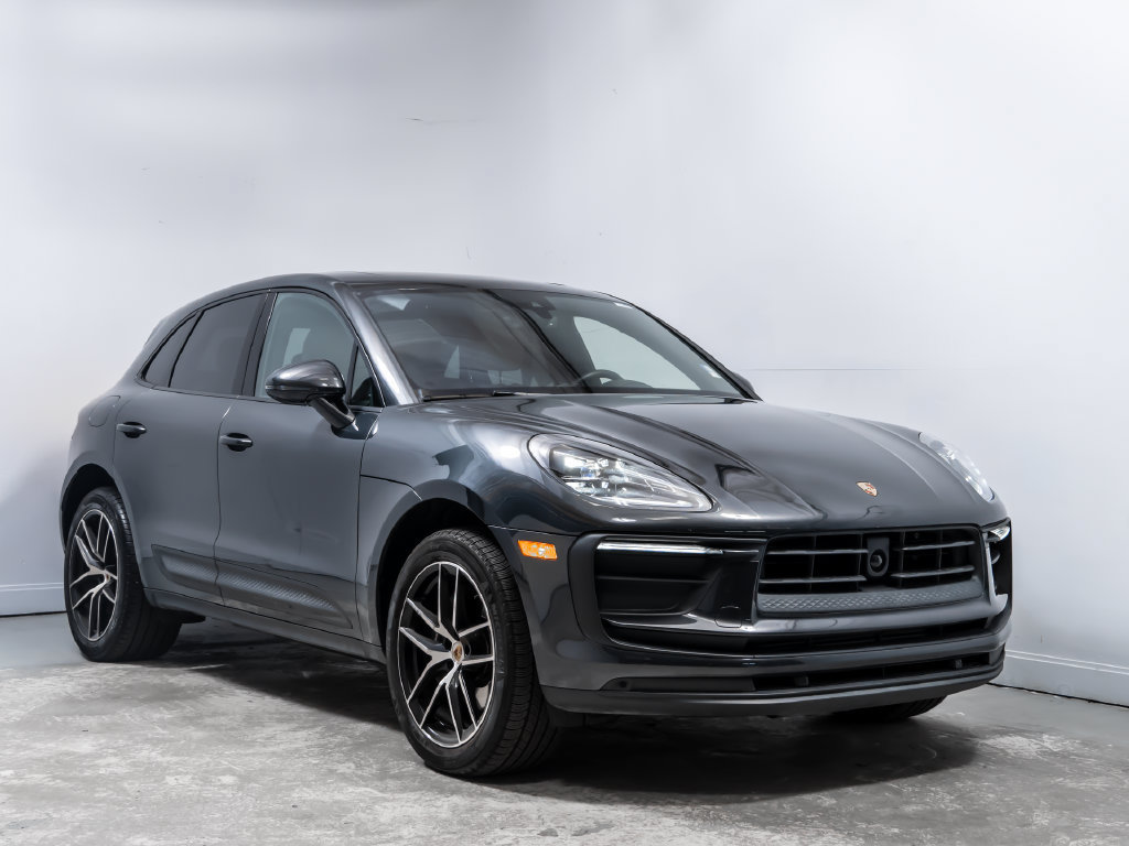 Used 2023 Porsche Macan AWD/4WD image 9