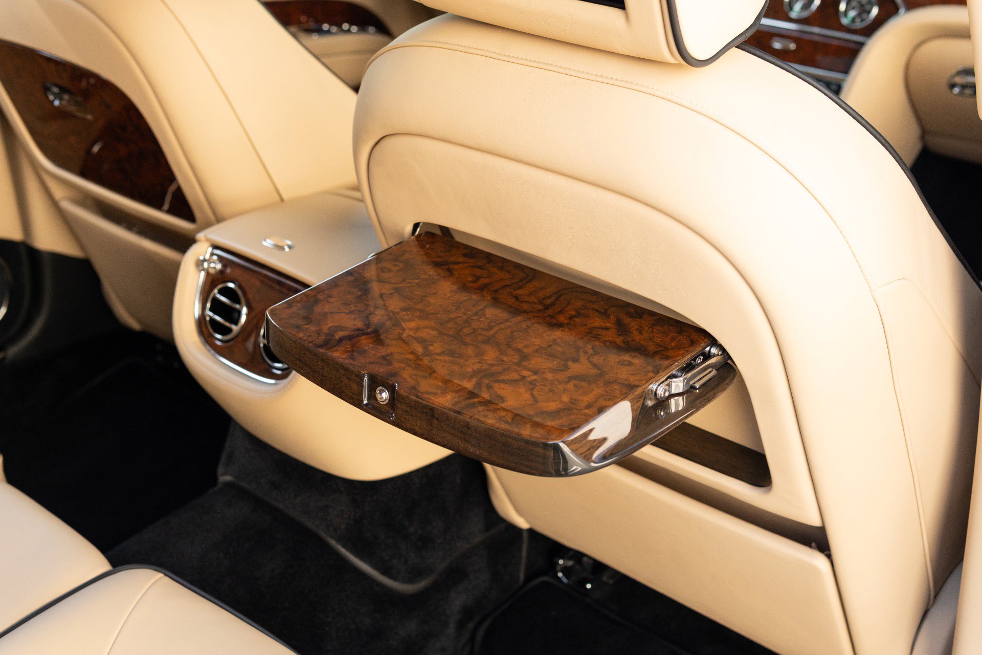 Used 2014 Bentley Mulsanne RWD image 68