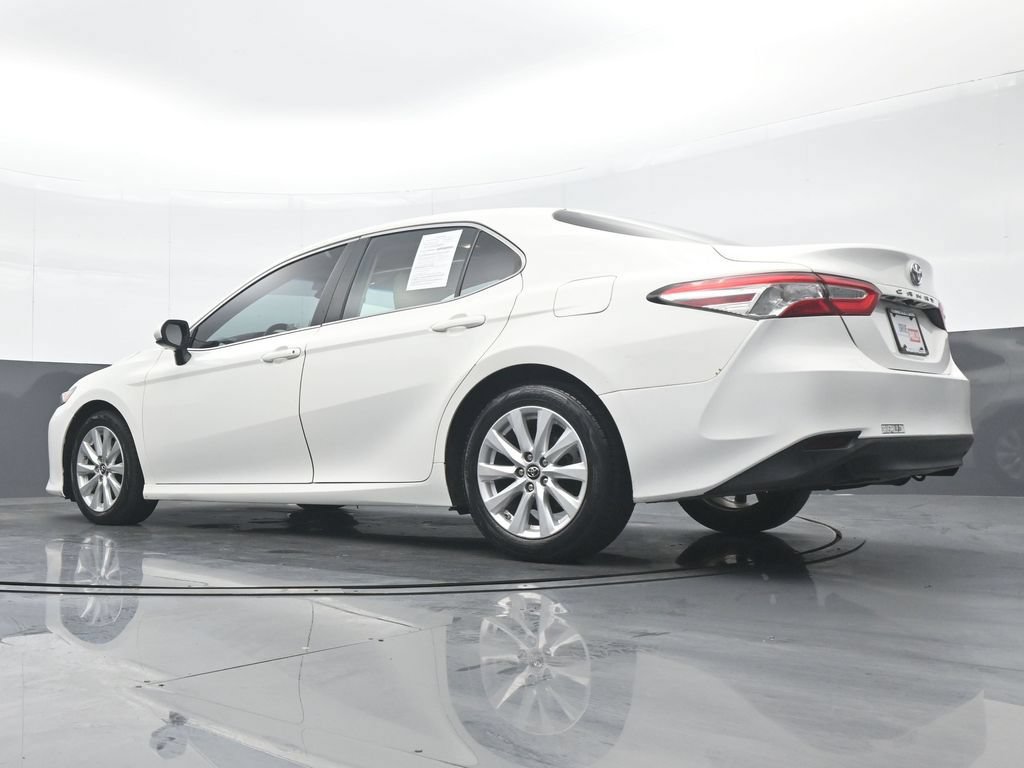 Used 2018 Toyota Camry LE FWD image 29