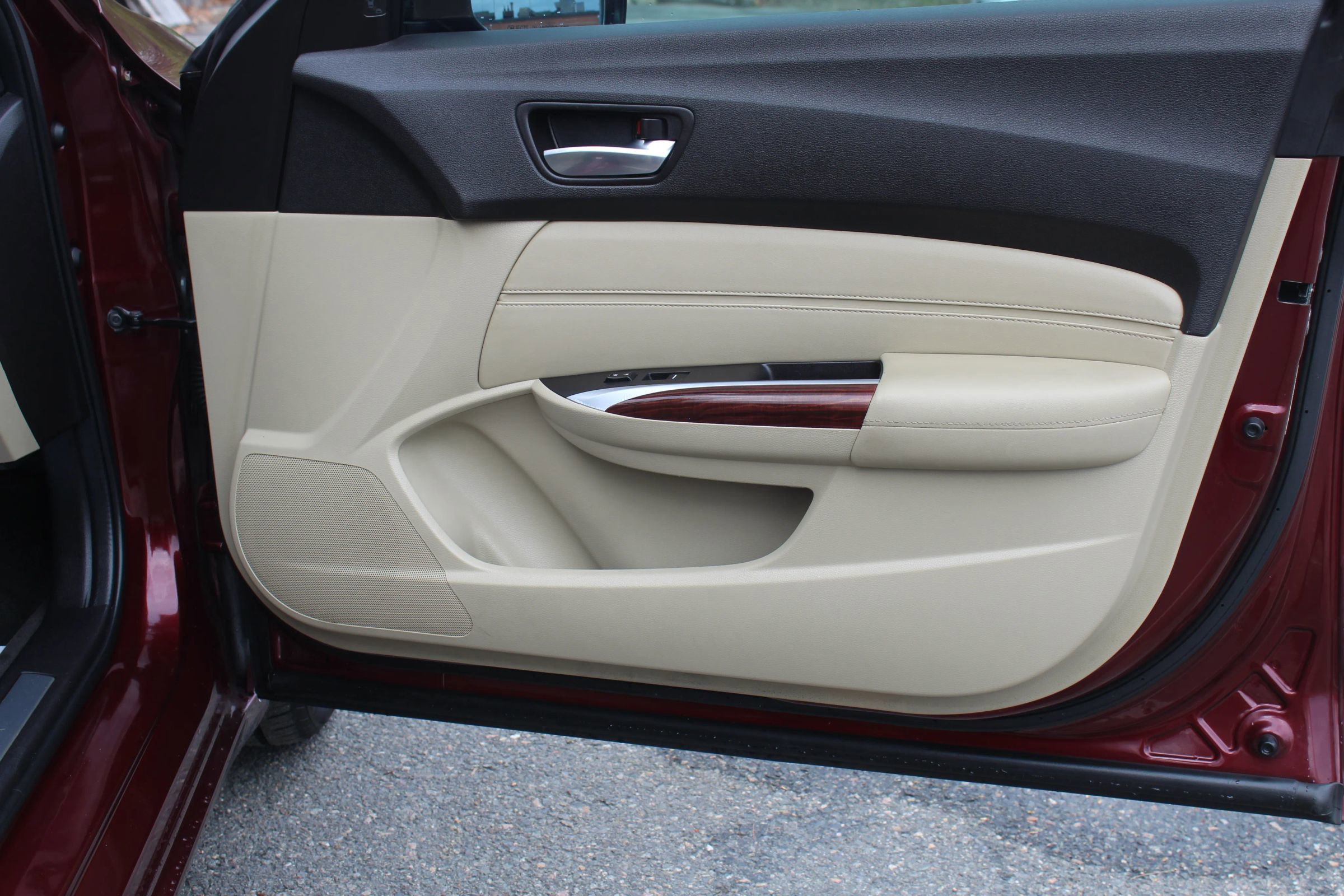 Used 2015 Acura TLX V6 w/ Technology Package FWD image 18
