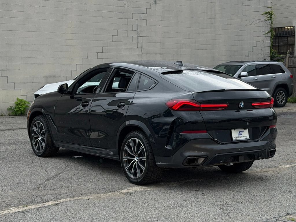Used 2022 BMW X6 xDrive40i AWD/4WD image 5
