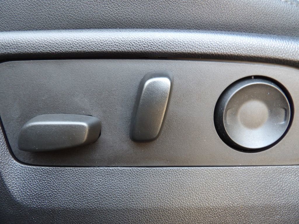 Used 2022 Chevrolet Silverado 1500 LTZ w/ Z71 Off-Road Package image 15