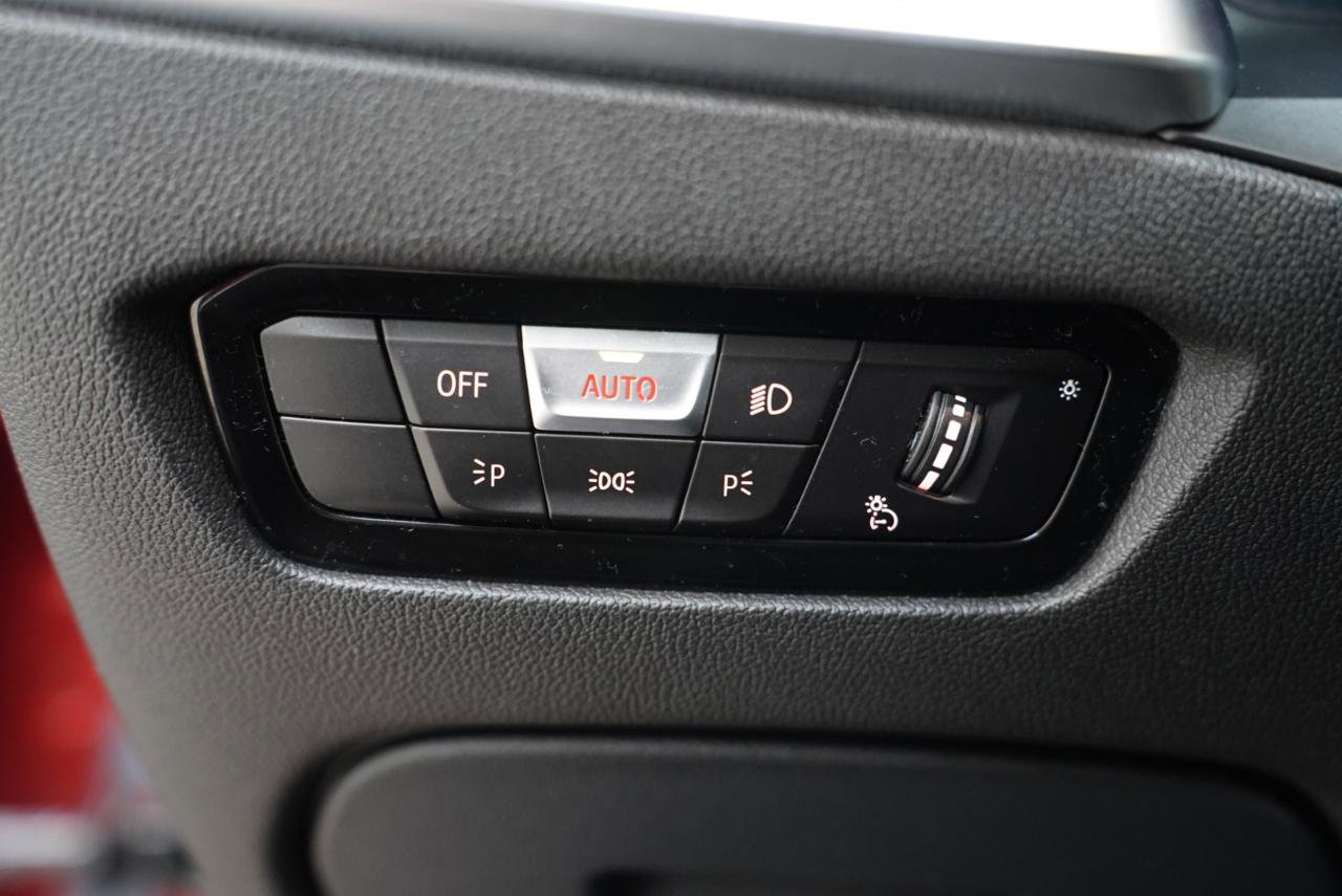 Used 2020 BMW 330i xDrive 330i xDrive Sedan North Americ w/ Convenience Package image 23