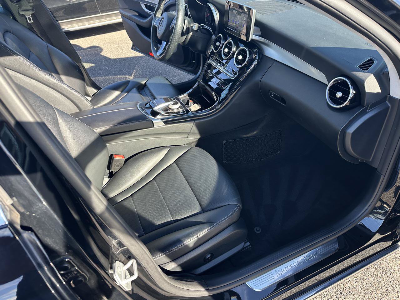 Used 2016 Mercedes-Benz C 300 4MATIC Sedan image 22