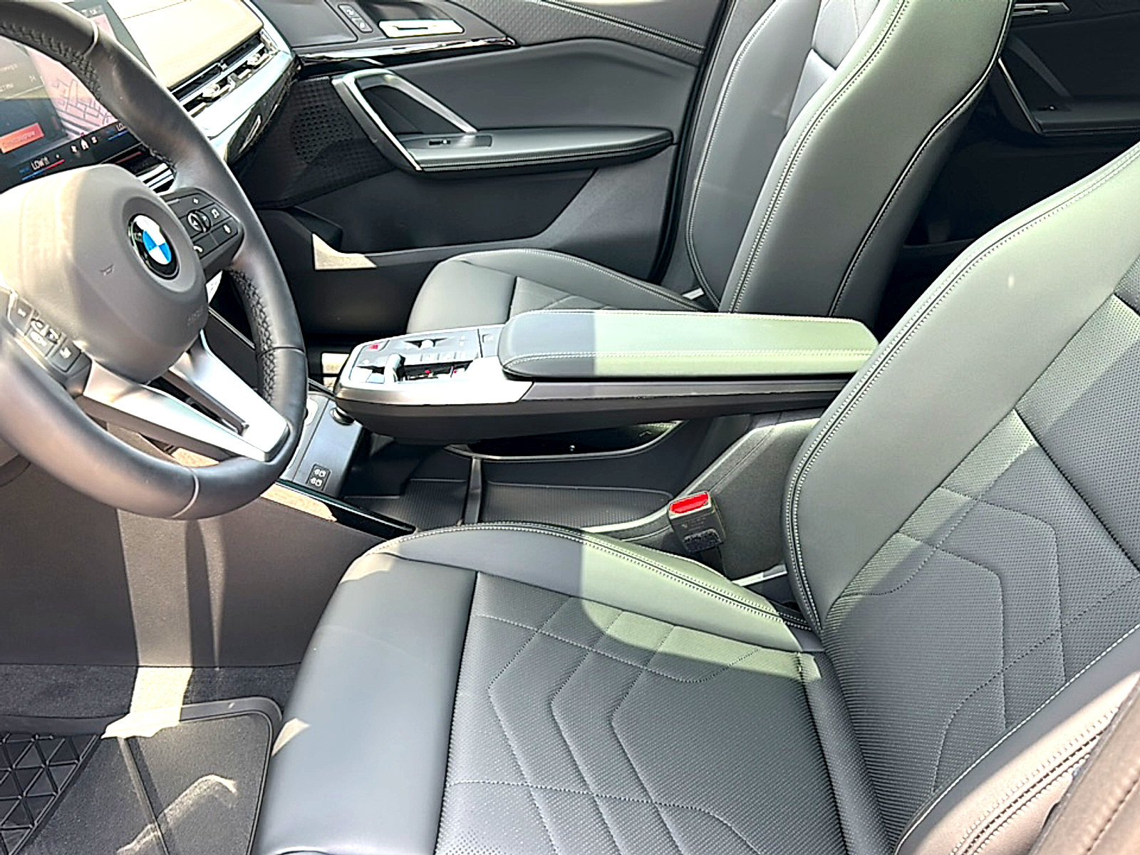 New 2026 BMW X2 xDrive28i w/ Technology Package AWD/4WD image 10