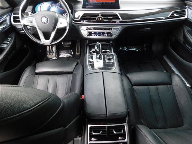 Used 2018 BMW 740i RWD image 25