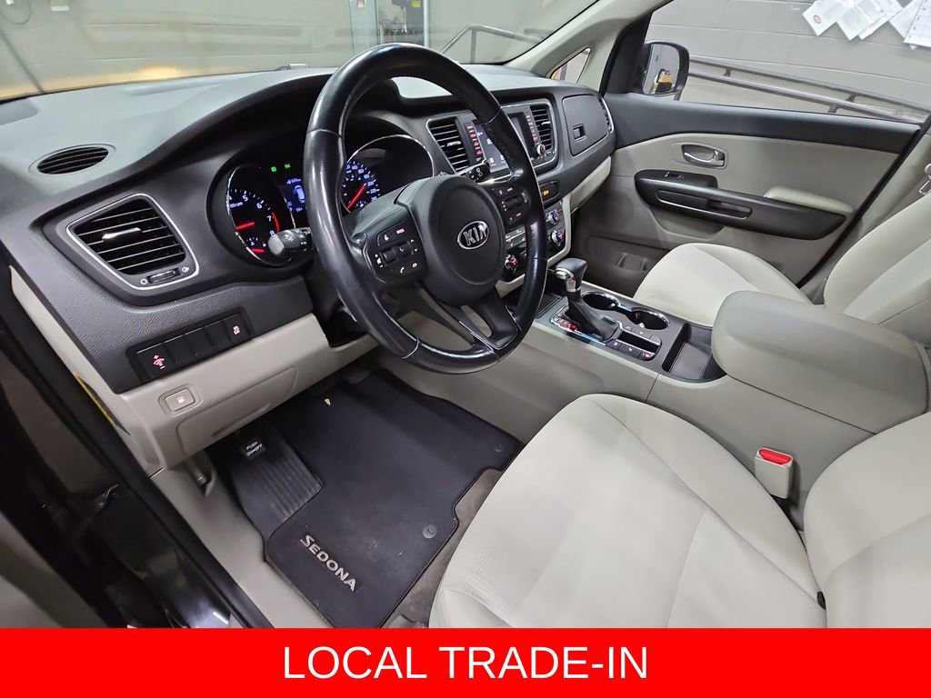 Used 2019 Kia Sedona LX image 18