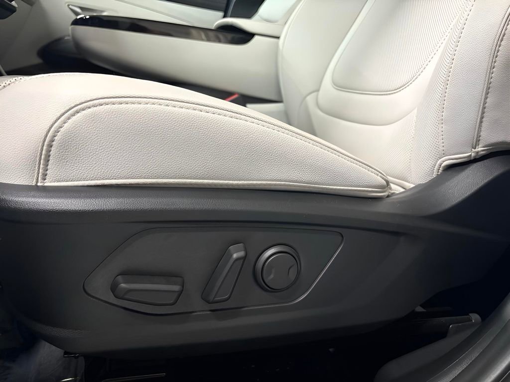 Certified 2025 Hyundai Tucson Limited AWD/4WD image 15