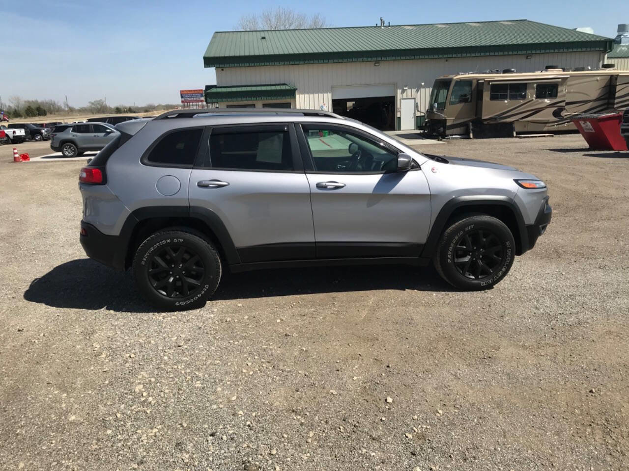 Used 2018 Jeep Cherokee Trailhawk w/ Quick Order Package 27L AWD/4WD image 4