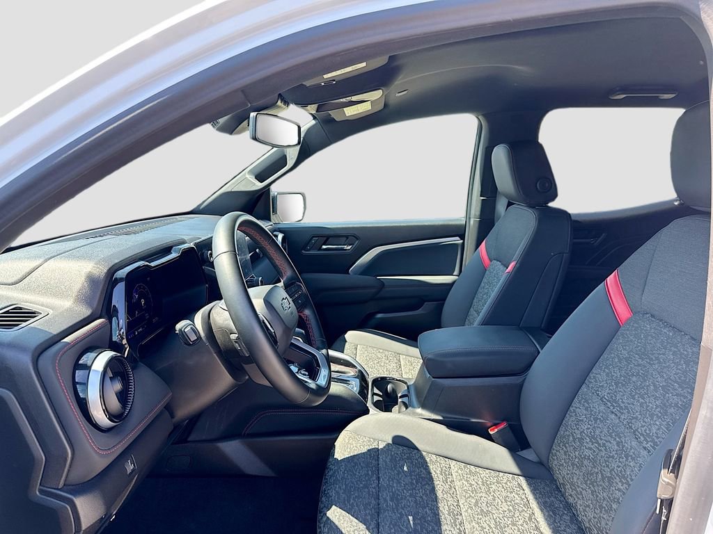 Used 2024 Chevrolet Colorado Z71 w/ Z71 Convenience Package 2 image 10