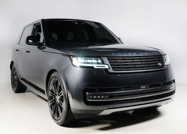 Used 2025 Land Rover Range Rover SE image 10