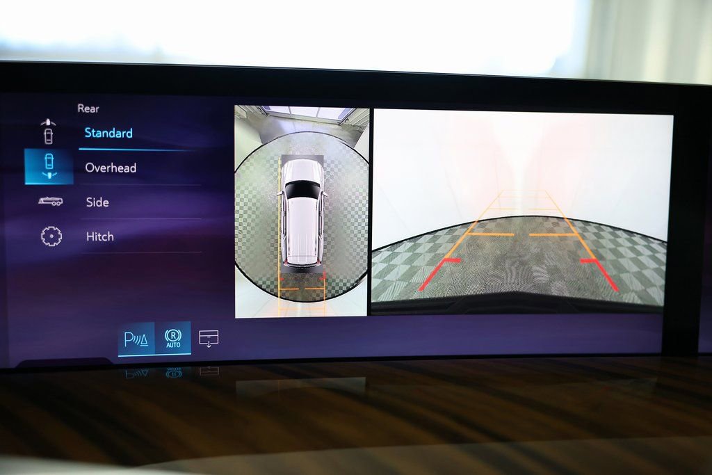 Used 2026 Cadillac Escalade Platinum Sport w/ LPO, Floor Liner Package image 34