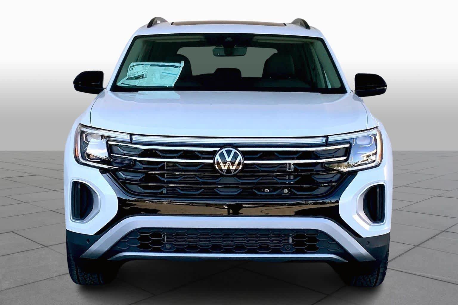 New 2026 Volkswagen Atlas Peak Edition AWD/4WD image 3