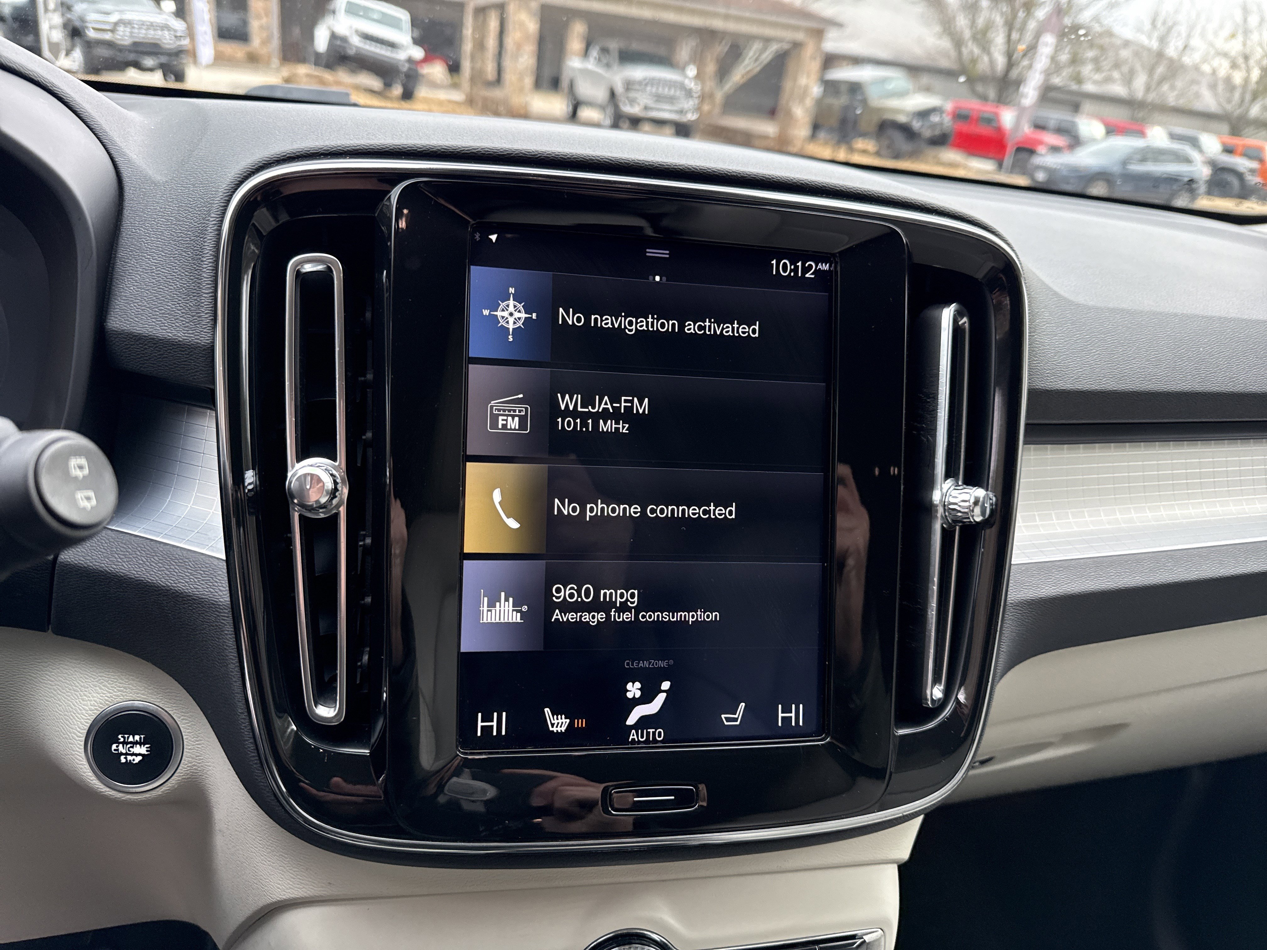 Used 2019 Volvo XC40 T5 Momentum image 27