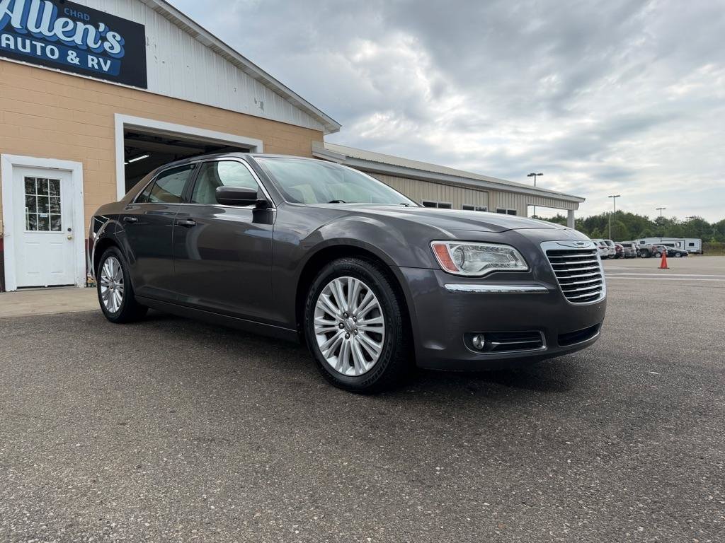 Used 2013 Chrysler 300 AWD w/ Driver Convenience Group image 3