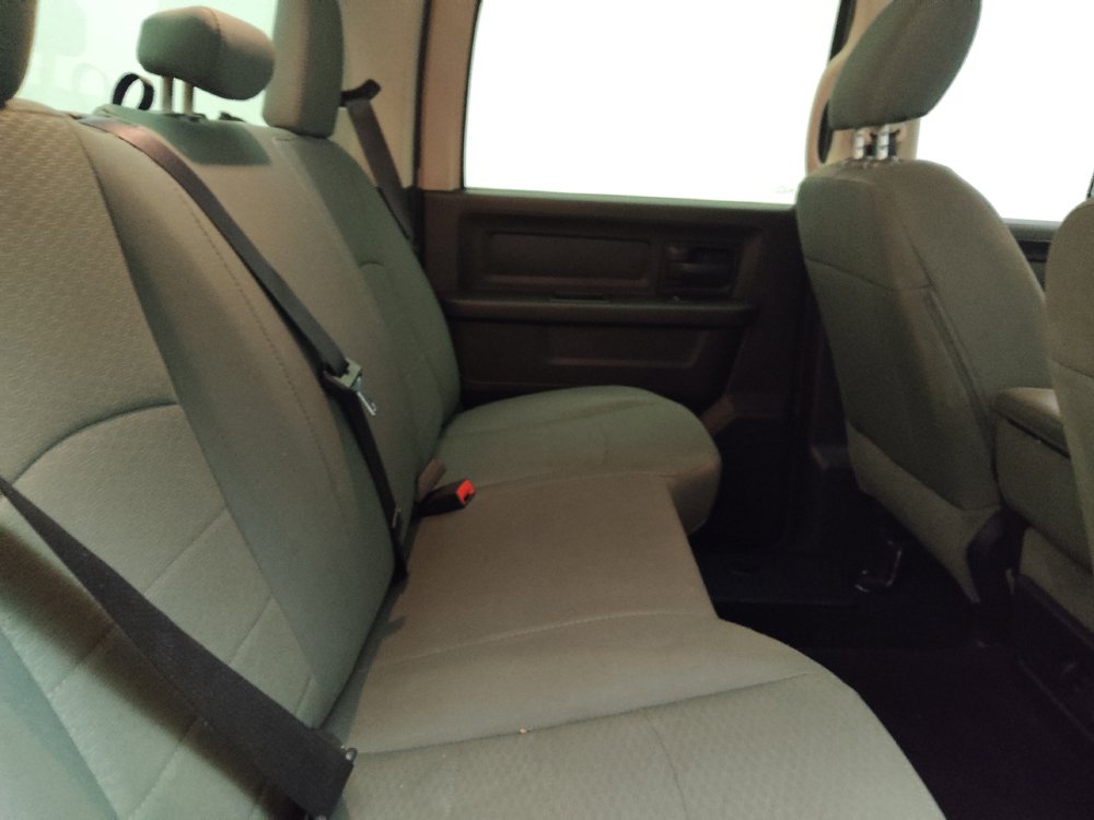 Used 2016 RAM 1500 Express RWD image 19