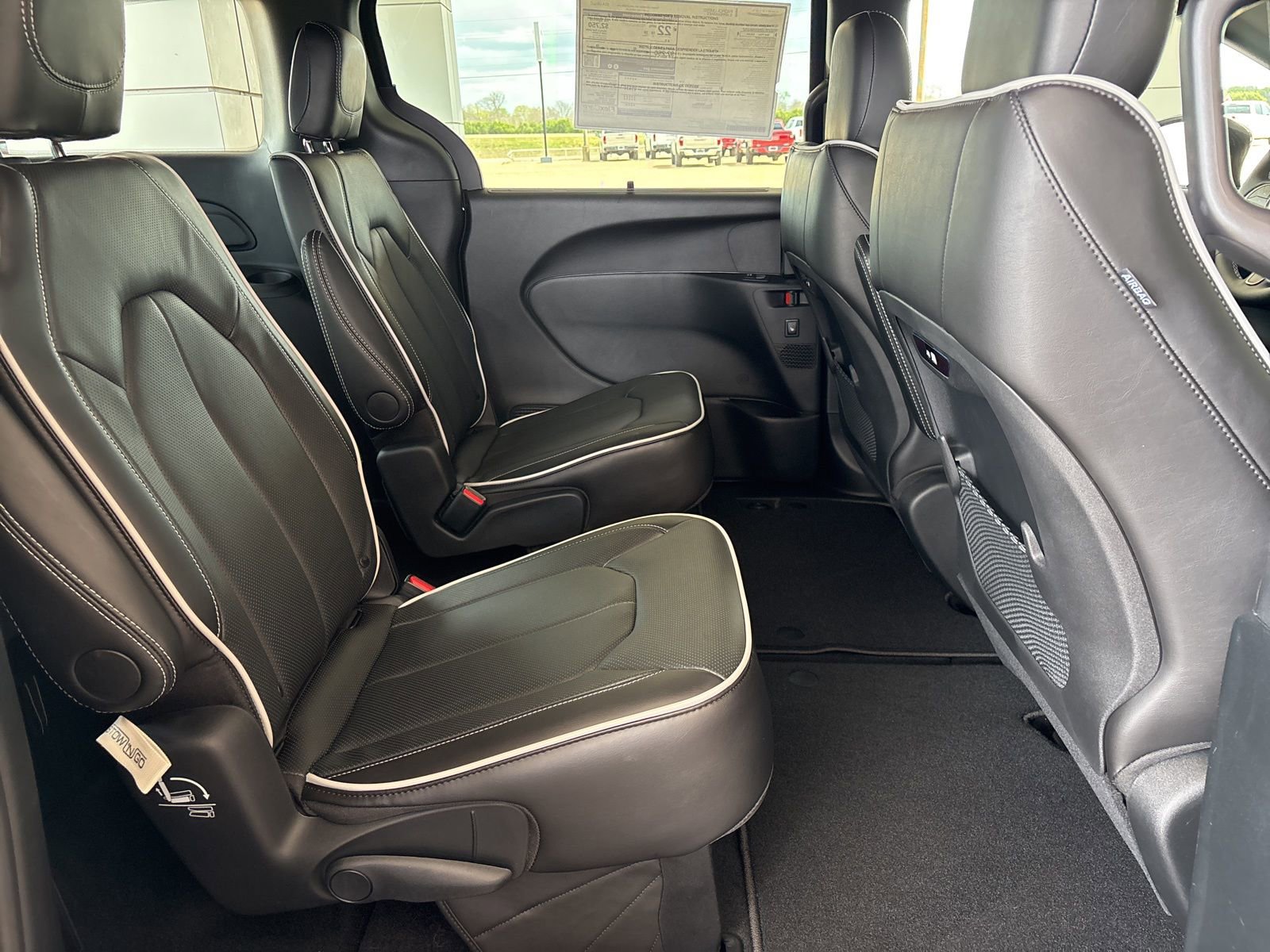 New 2026 Chrysler Pacifica Limited w/ S Appearance Package image 22