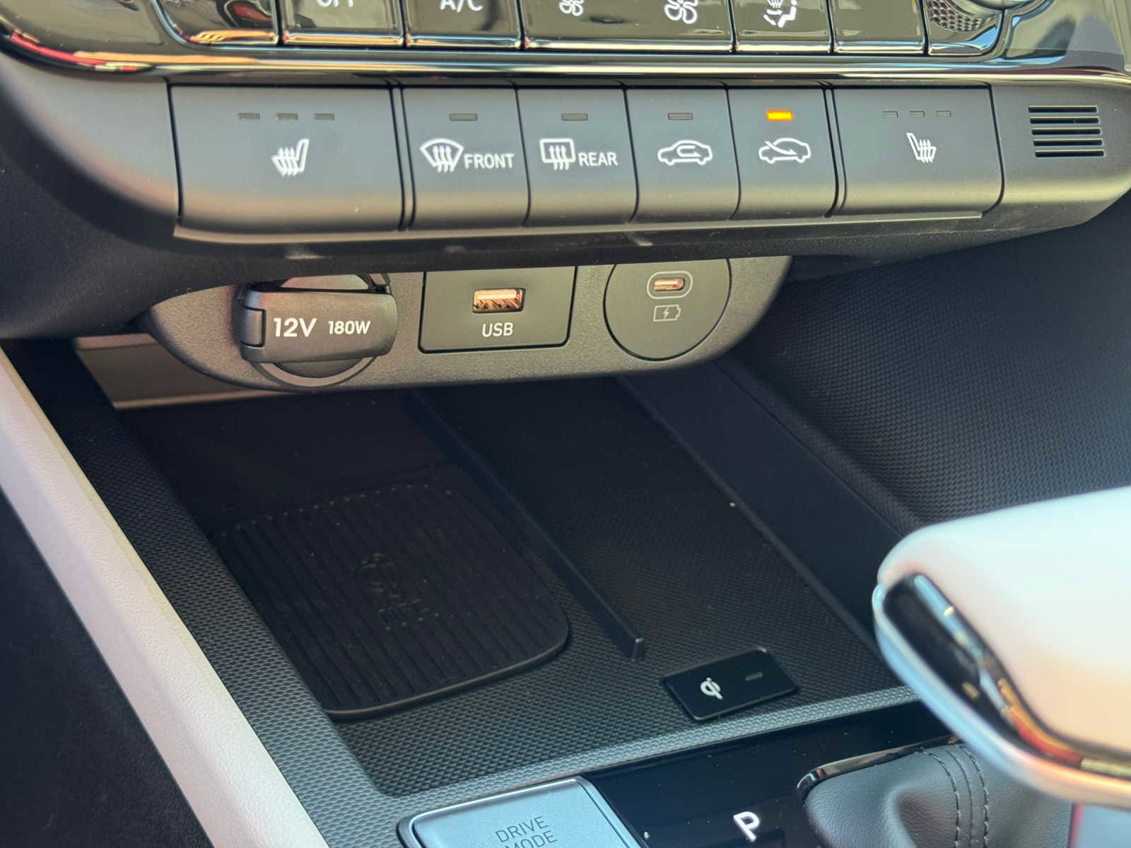 New 2026 Hyundai Elantra Limited image 22