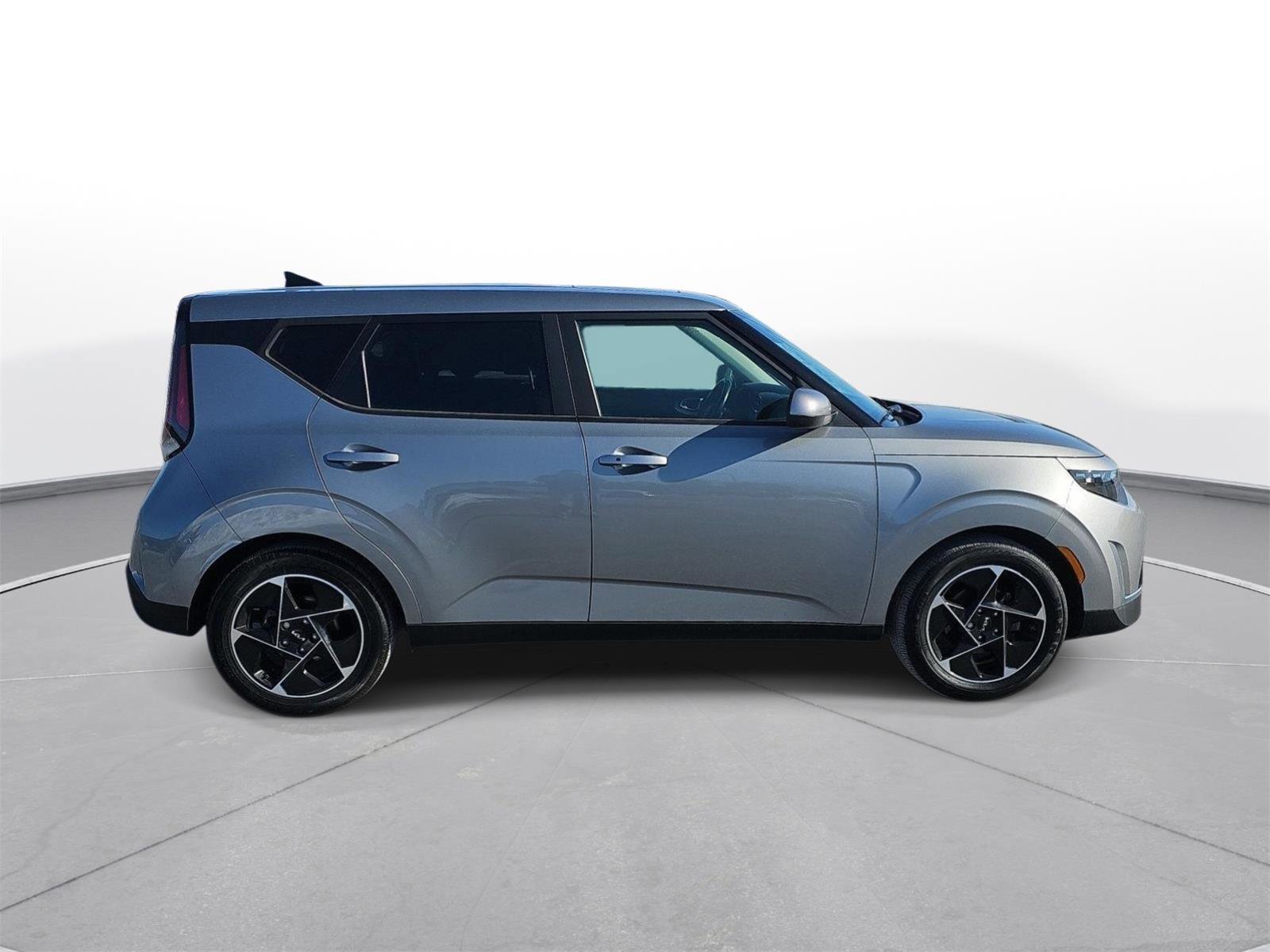 Used 2023 Kia Soul EX image 4