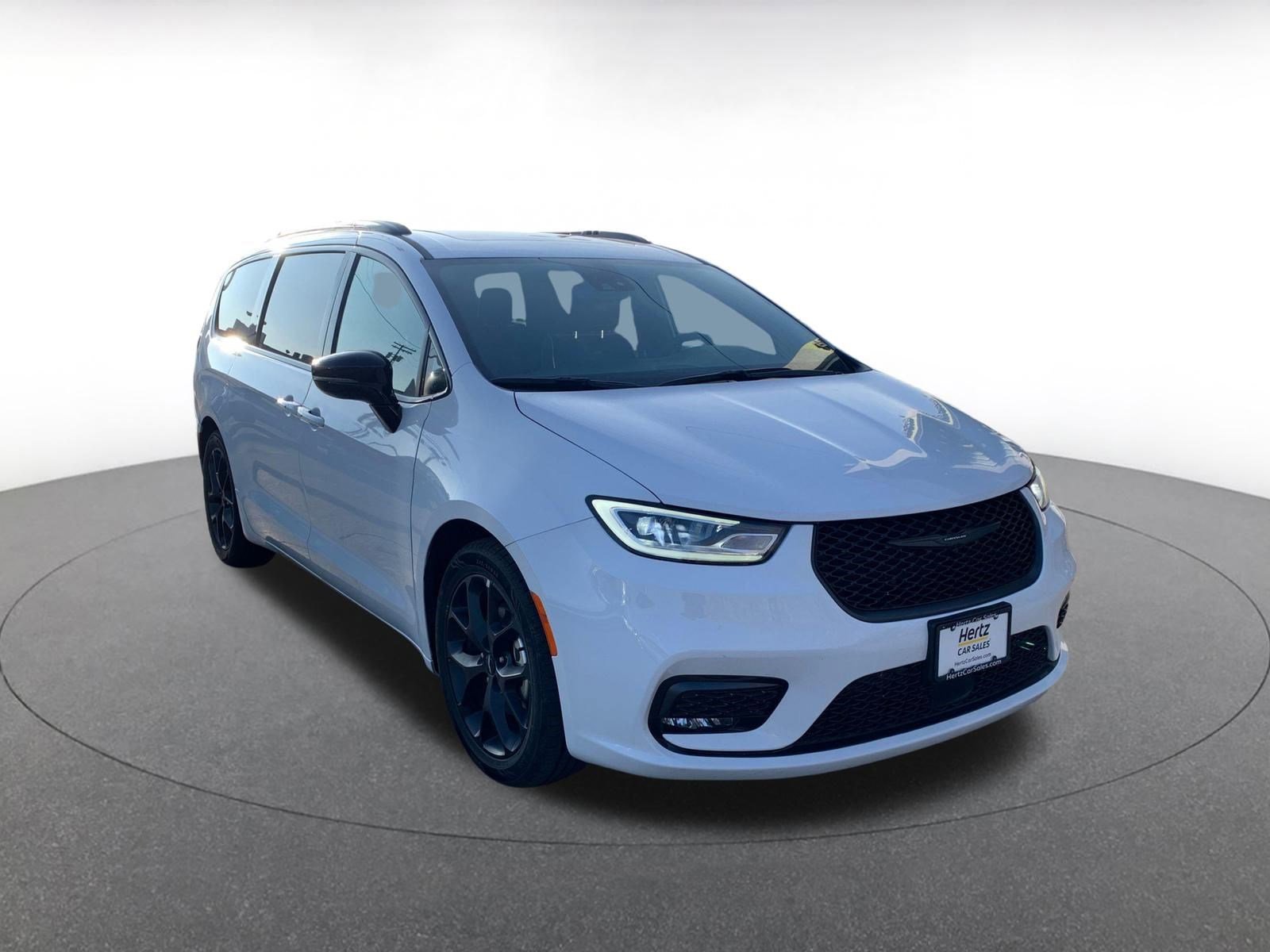 Used 2025 Chrysler Pacifica Limited