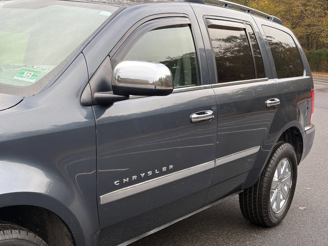 Used 2008 Chrysler Aspen Limited image 11