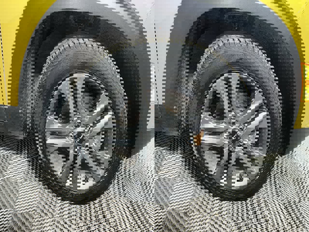 Used 2023 Kia Seltos S w/ Navigation Package image 10