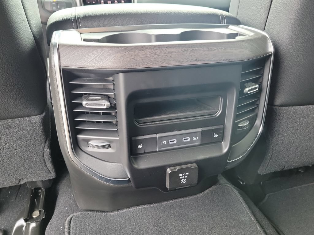 New 2026 RAM 2500 Laramie AWD/4WD image 10