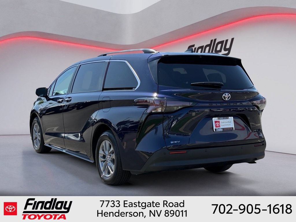 Certified 2026 Toyota Sienna XLE FWD image 2