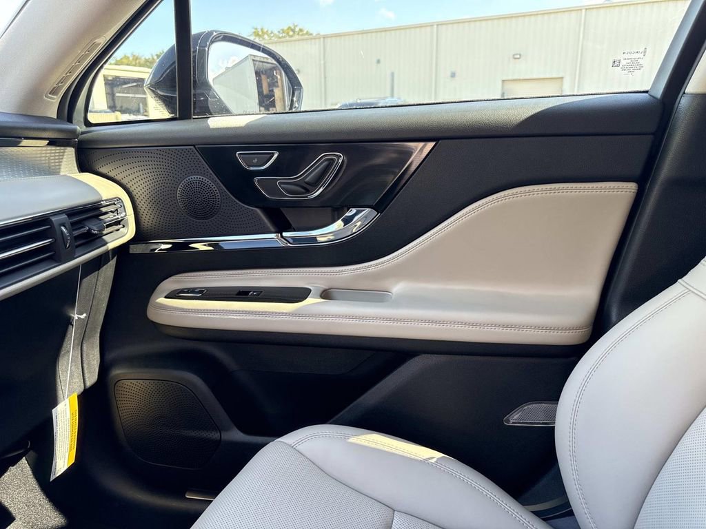 New 2026 Lincoln Corsair Premiere image 22