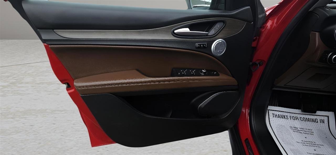 Used 2018 Alfa Romeo Stelvio Ti AWD/4WD image 10