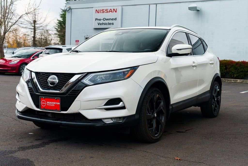 Used 2020 Nissan Rogue Sport SL w/ Premium Package FWD image 3
