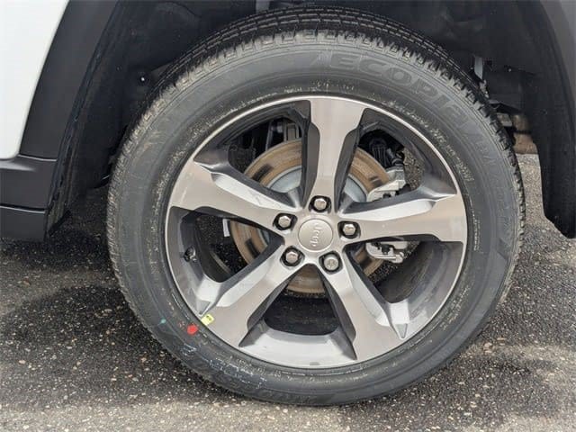 New 2026 Jeep Grand Cherokee Limited w/ Luxury Tech Group II AWD/4WD image 33