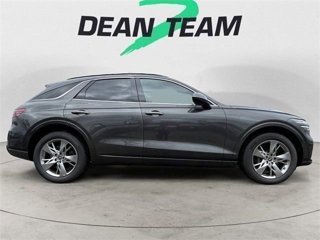 Used 2025 Genesis GV70 3.5T Sport image 9