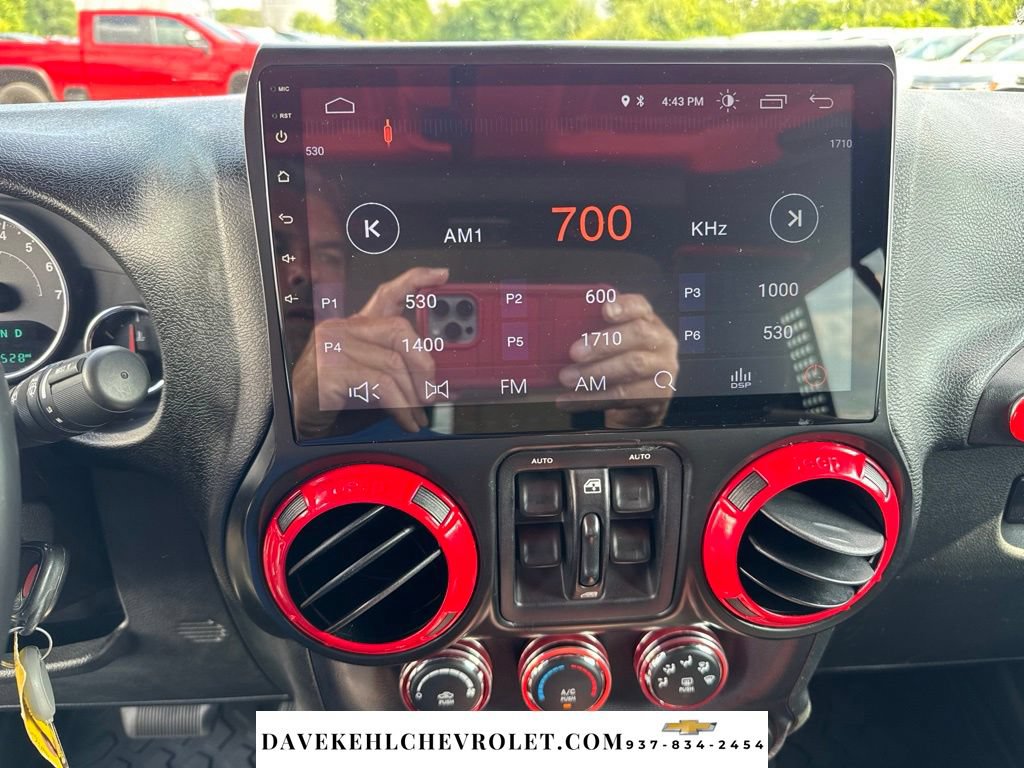 Used 2015 Jeep Wrangler Unlimited Sahara AWD/4WD image 11