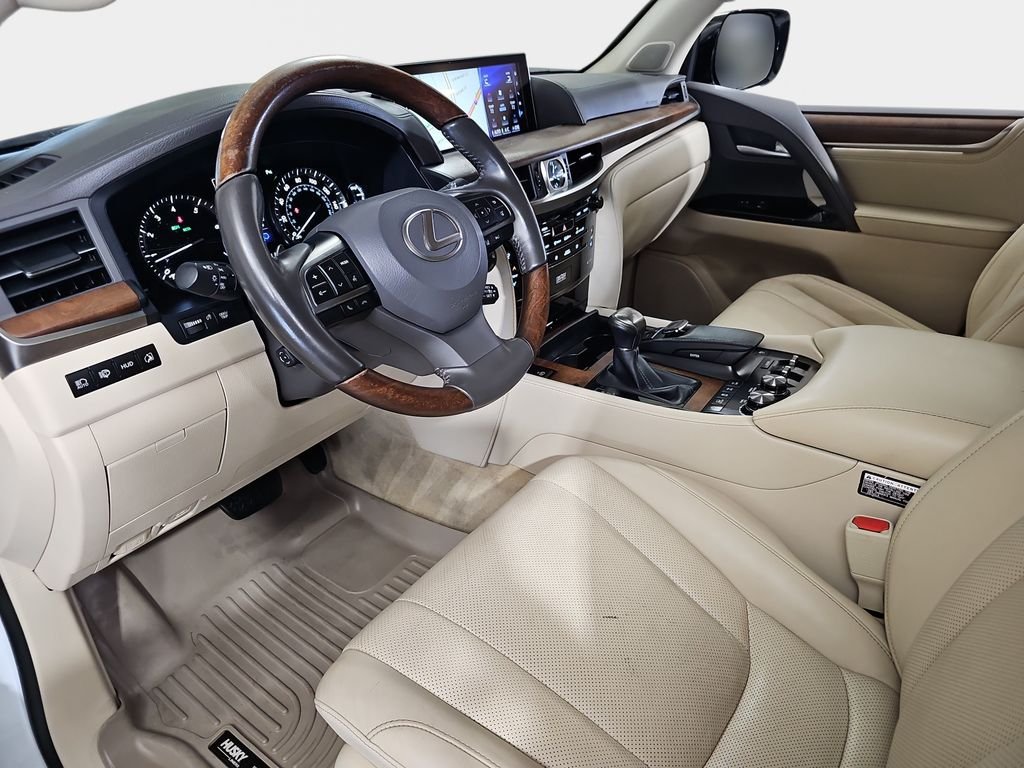 Used 2020 Lexus LX 570 4WD w/ Luxury Package image 19