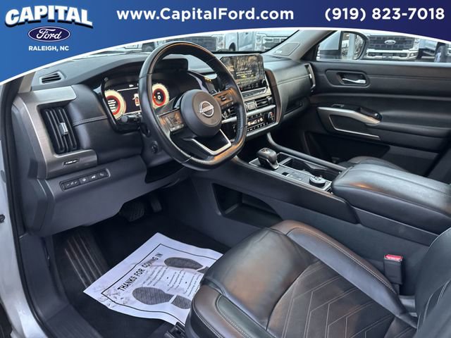 Used 2022 Nissan Pathfinder Platinum w/ Cargo Package AWD/4WD image 18