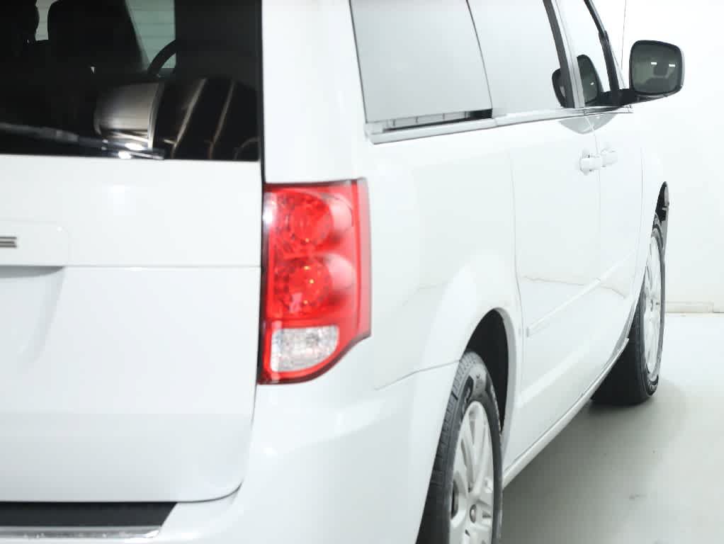 Used 2016 Dodge Grand Caravan SE w/ Quick Order Package 29E SE FWD image 43