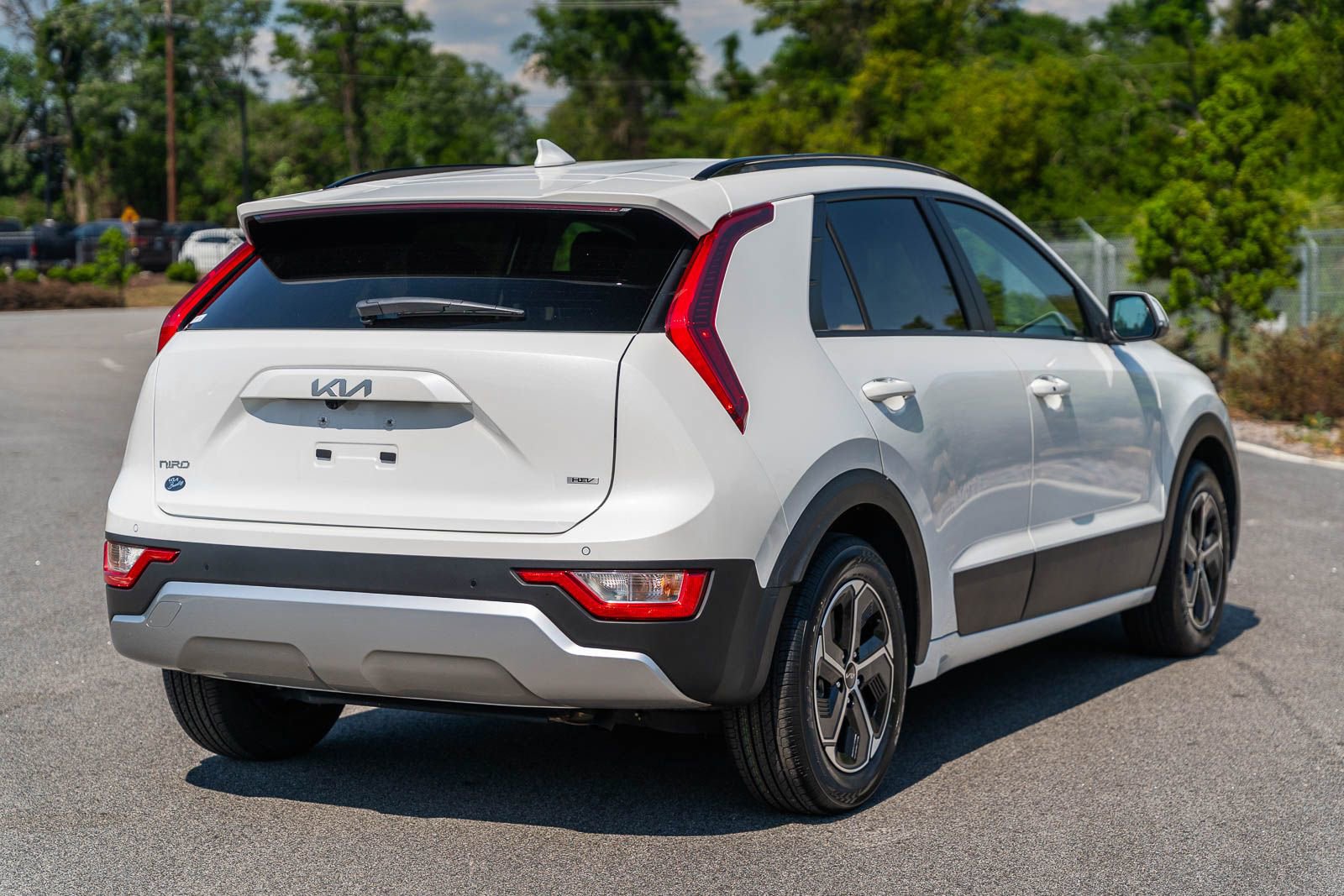 Used 2023 Kia Niro EX FWD image 7