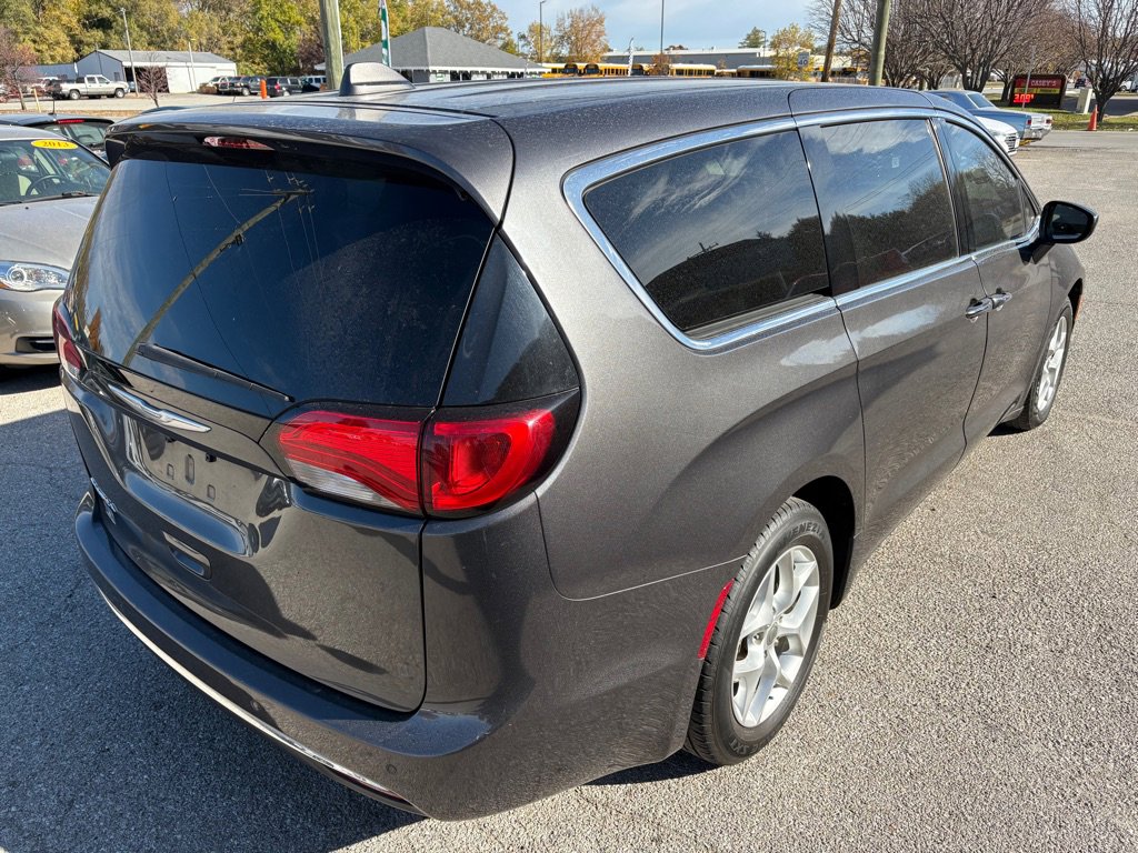 Used 2018 Chrysler Pacifica Touring Plus w/ Tire & Wheel Group image 8