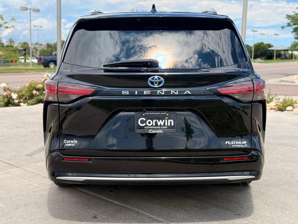 Used 2023 Toyota Sienna Platinum AWD/4WD image 12